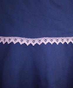 Jeans Glockenrock mit Zackenlitze lila
